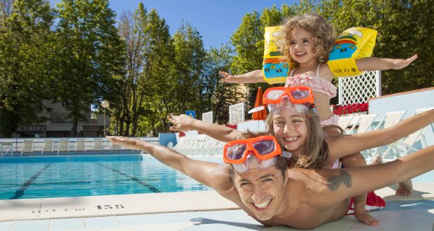 Mirabilandia in regalo e 2 Bambini gratuiti con All Inclusive Open Bar e Spiaggia!