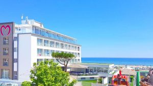 September am Meer: 2 Kindern bis 18 Jahren kostenlos