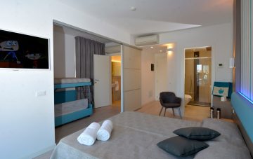 Family Adjoining rooms