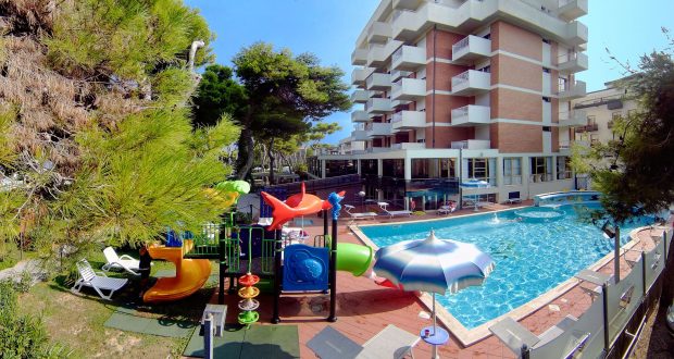 Réductions spéciales : hôtel avec piscine et plage privée !