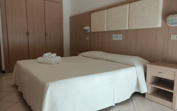 Doppel-, Dreibett- und Vierbettzimmer