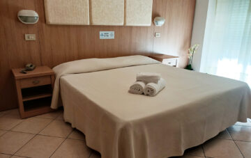 Doppel-, Dreibett- und Vierbettzimmer