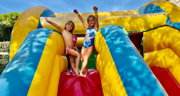 All Inclusive con il sorriso: piscina ed acqua scivoli