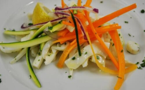 Insalatina di seppia con croccante di verdure in citronette
