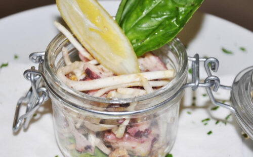 Insalatina di polipo, sedano, rapa e noci