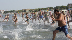 Corri a scoprire l'offerta di agosto: 2 ragazzi gratis!