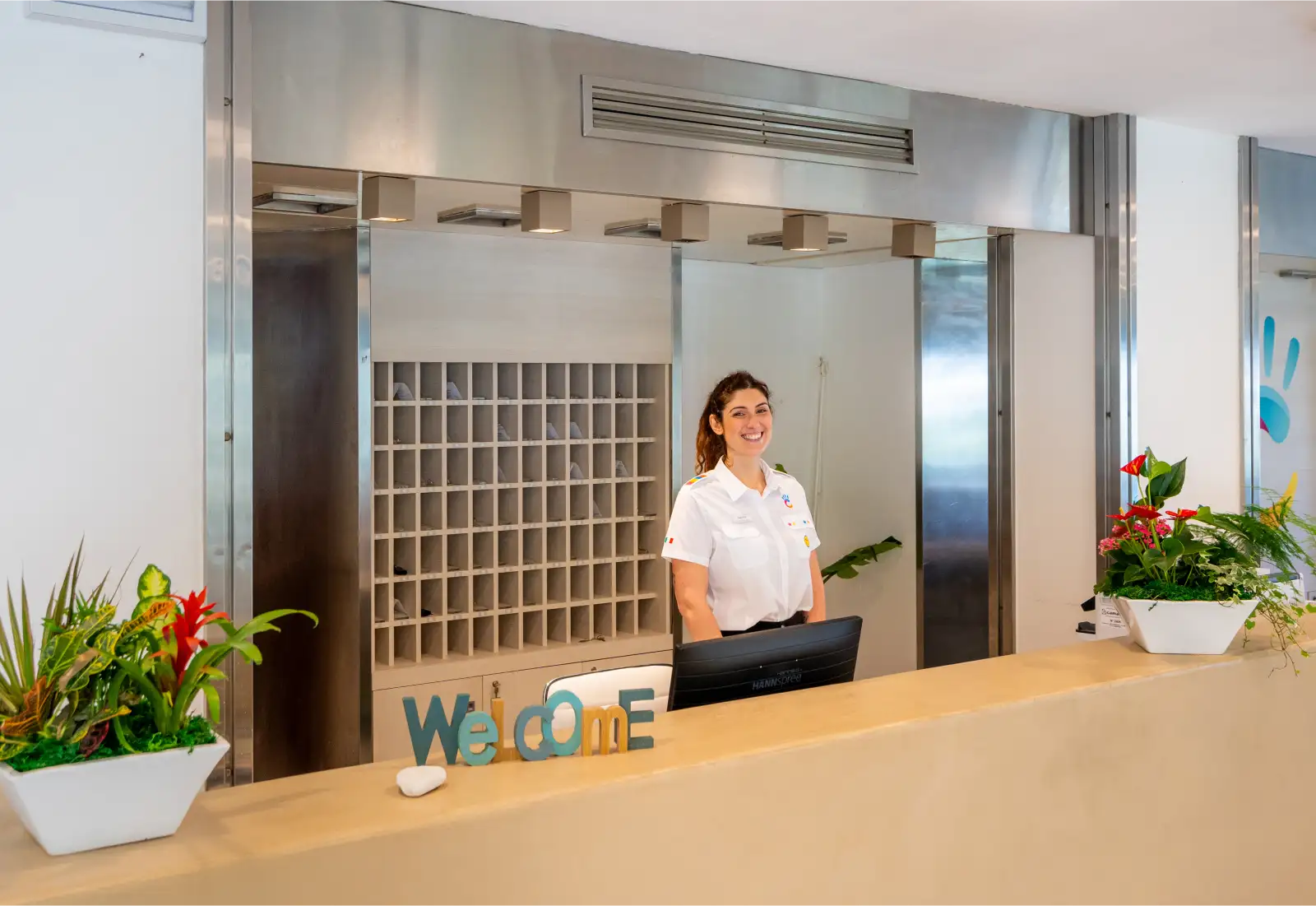 Color Ermitage Beach Family Hotel