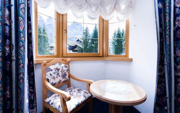 Matrimoniale con letto a baldacchino