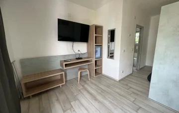 Vierbettzimmer mit Blick auf den Garten