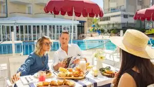 Relax fronte mare, ottima cucina, piscina