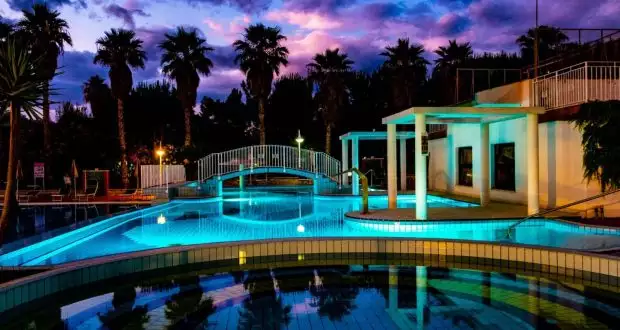 Ponte di Relax: Tuffati nell'Inizio Estate