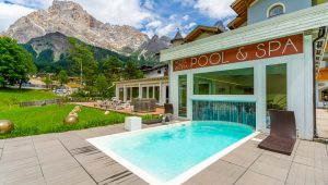 VACANZA LUGLIO IN MONTAGNA LE DOLOMITI SI TINGONO DI ROSA PER TE