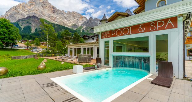 VACANZA LUGLIO IN MONTAGNA LE DOLOMITI SI TINGONO DI ROSA PER TE