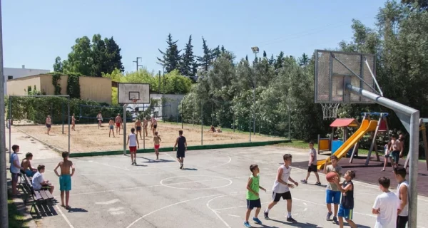 Color Dolmen Family Village