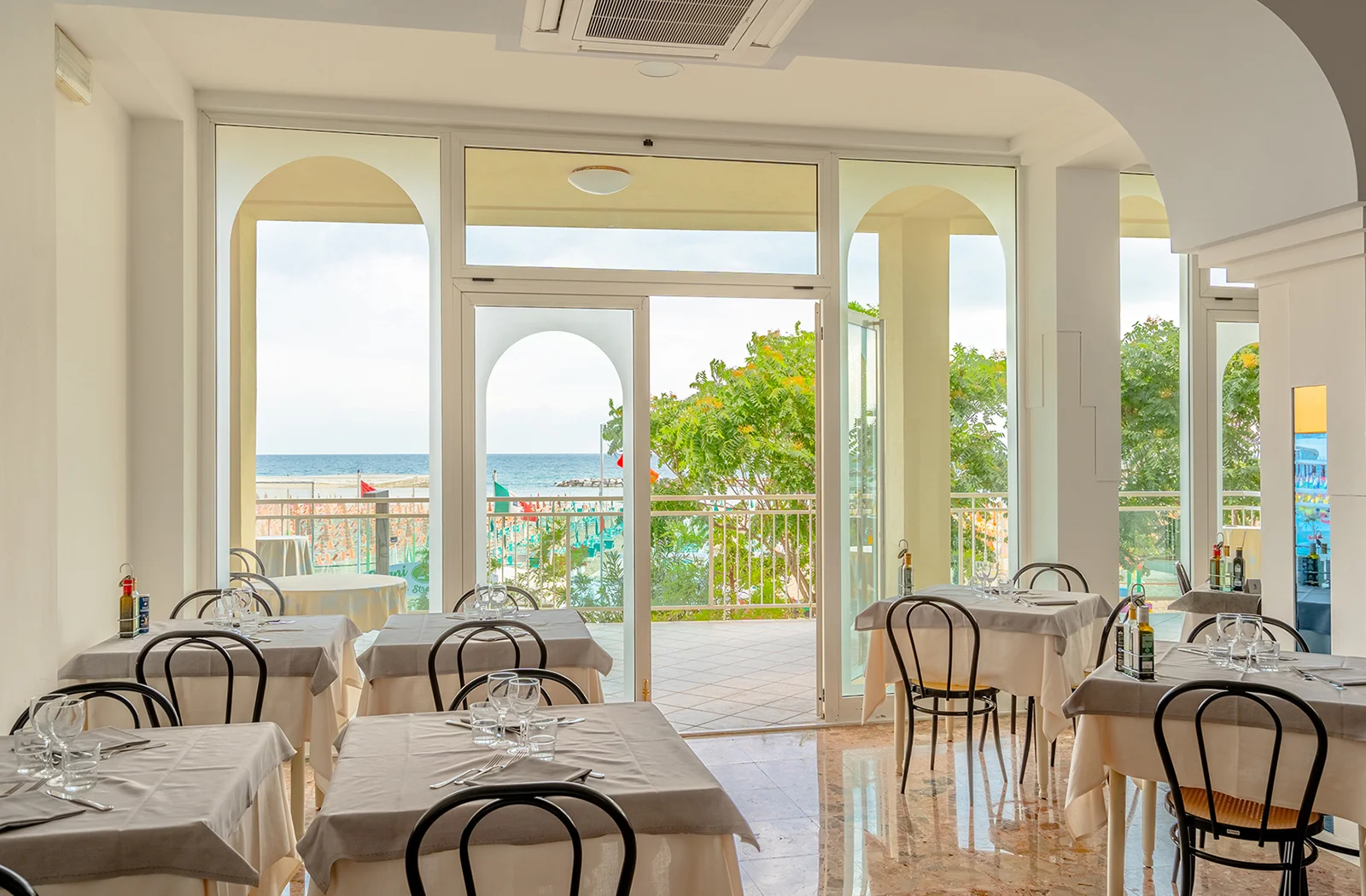 Strand Hotel