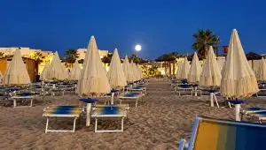 Luglio al mare nel Gargano con spiaggia privata posto auto e bevande incluse